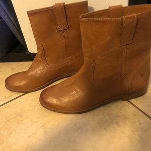 Frye Anna Short Boots Size 8.5